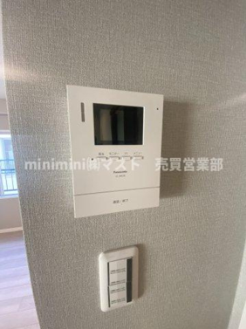 阿波座セントラルハイツのセキュリティ|◆モニター付きインターホン完備！ドアを開ける前に来訪者を確認でき、防犯に役立ちます♪