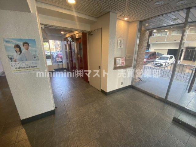 阿波座セントラルハイツのロビー|◆管理人は、日中おりますのでお困りごともスムーズにご相談できます♪
