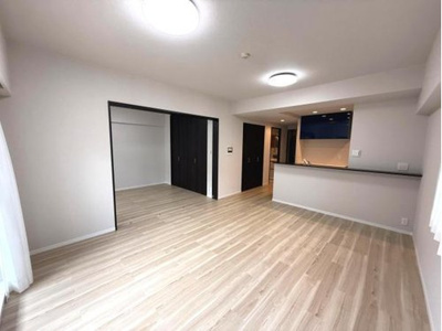 【居間・リビング】 | エスタテラ湘南台マウンテンビュー | 居間です