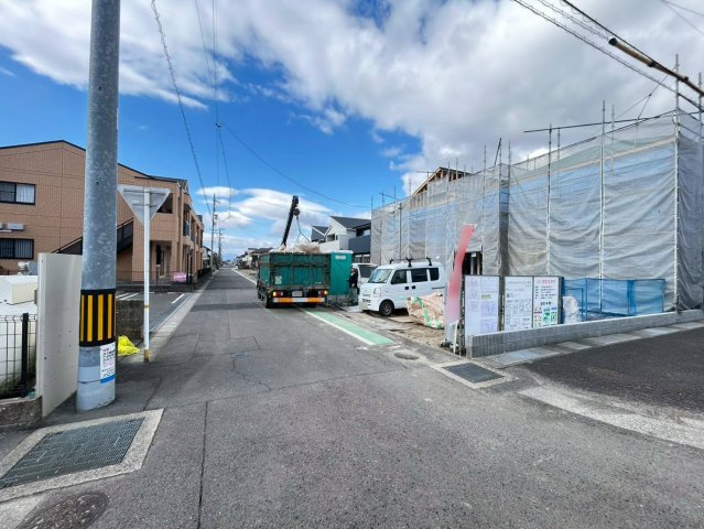 ファーストタウン　一宮市三条山第1　全5区画分譲の前面道路含む現地写真|「現地（2025年12月12日）撮影」　　
■前面道路　
■ヤマダ不動産　株式会社リライフ
