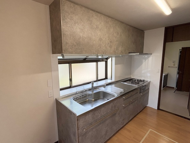 焼津市三ヶ名　中古戸建のキッチン