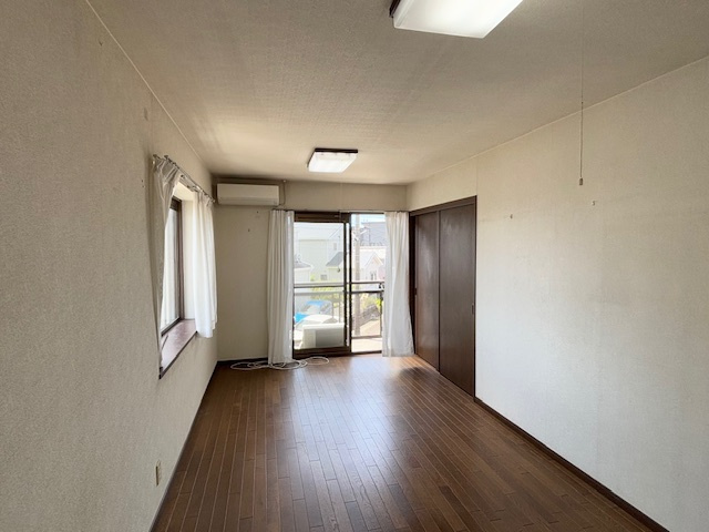 焼津市三ヶ名　中古戸建の洋室