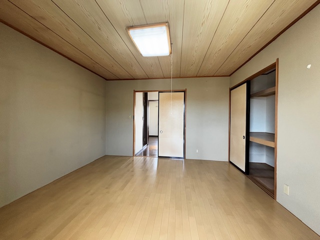 焼津市三ヶ名　中古戸建の洋室