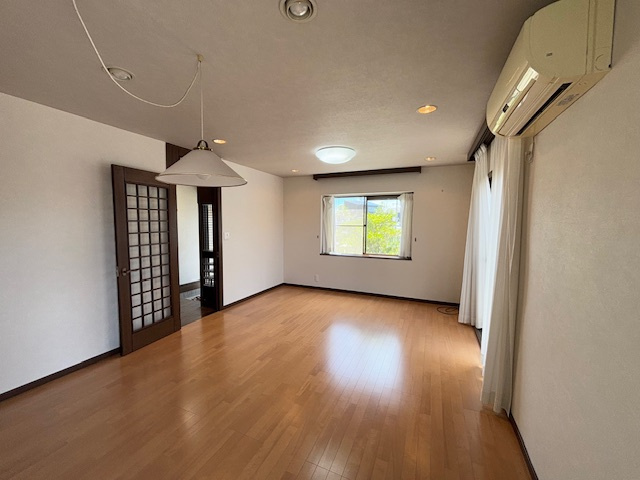 焼津市三ヶ名　中古戸建の居間・リビング