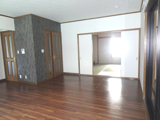 【居間・リビング】 | 川西市大和西1丁目7の4　中古一戸建て