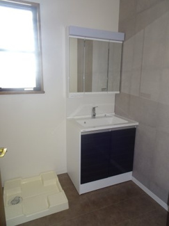 【洗面所】 | 川西市大和西1丁目7の4　中古一戸建て