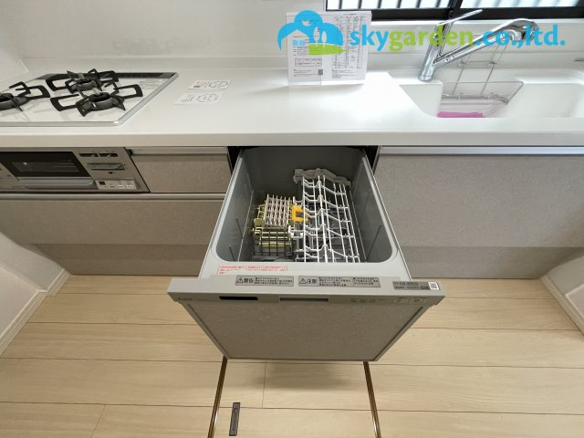 鎌倉市稲村ガ崎5丁目　中古戸建のキッチン|食洗機付いてます