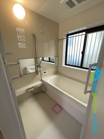 鎌倉市稲村ガ崎5丁目　中古戸建の浴室