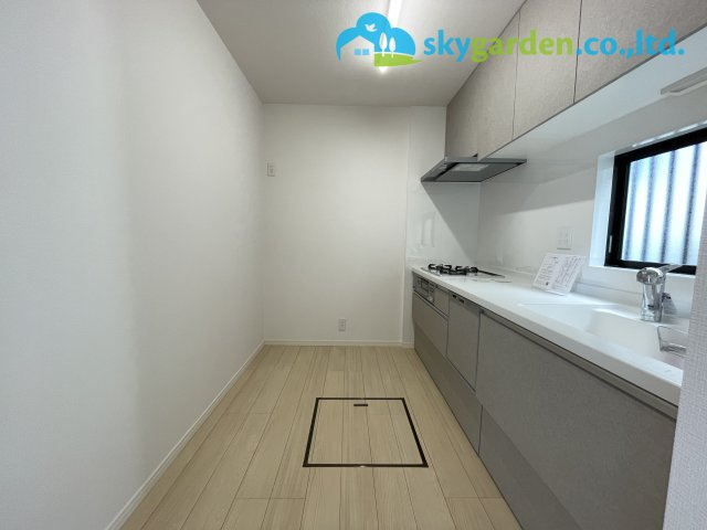 鎌倉市稲村ガ崎5丁目　中古戸建のキッチン