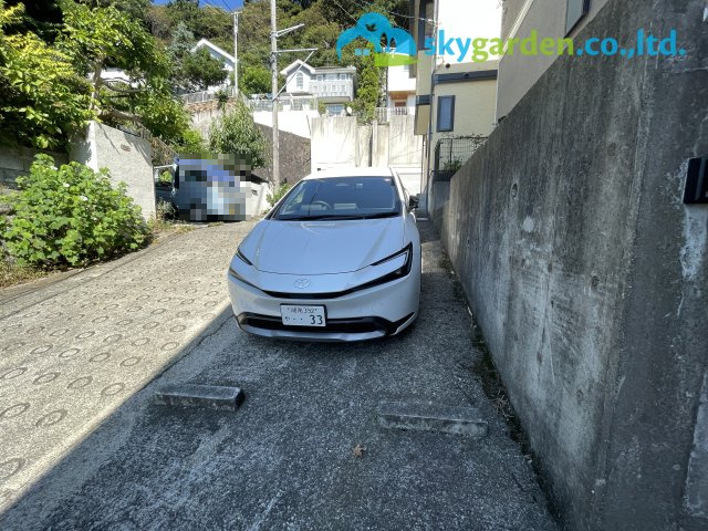 鎌倉市稲村ガ崎5丁目　中古戸建の駐車場