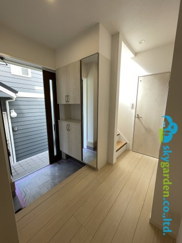 鎌倉市稲村ガ崎5丁目　中古戸建の玄関