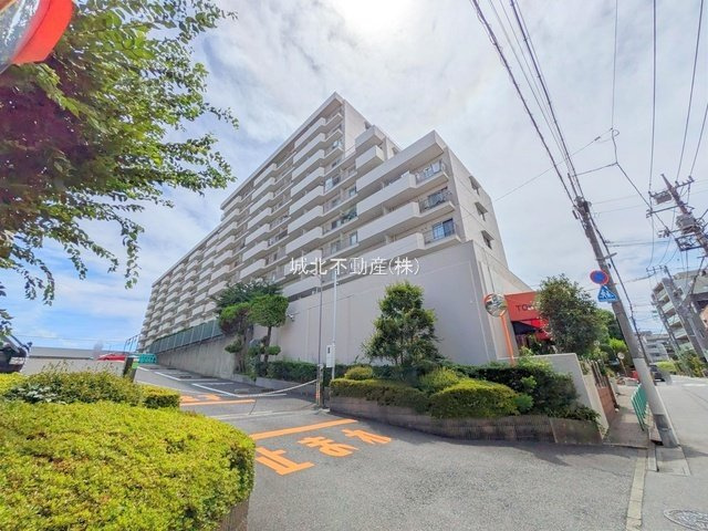 富士見台マンションの外観