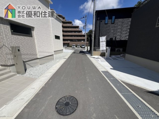 【前面道路含む現地写真】