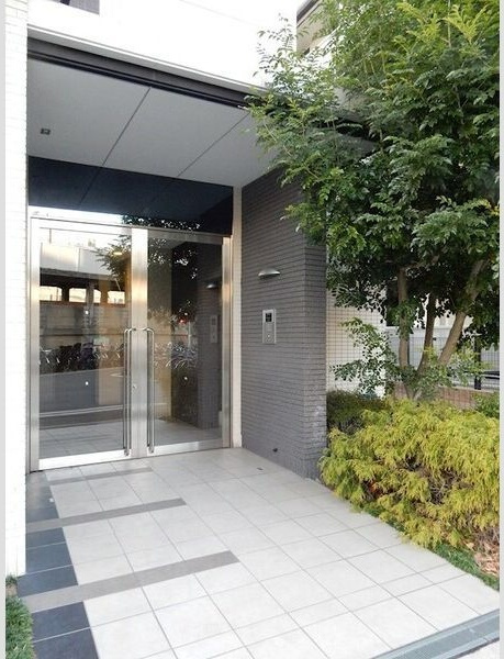 グランシャリオ(関目)のエントランス