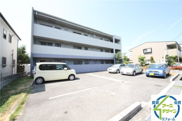 ヴェルドミール　ステラの駐車場