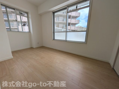 【洋室】 | Mプラザ明石弐番館 | 約4.6帖の洋室です