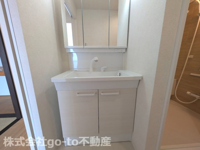 【独立洗面台】 | Mプラザ明石弐番館 | 三面鏡付き洗面化粧台