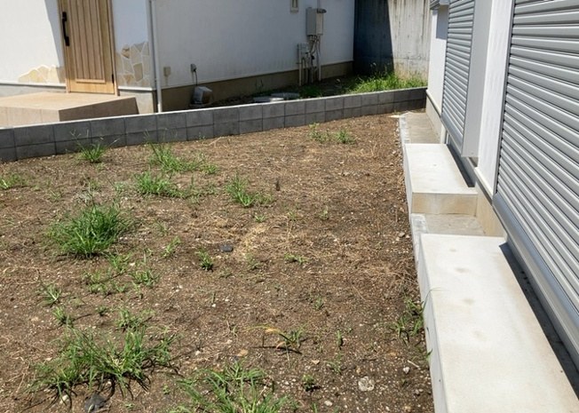 【庭】 | 庭があることでガーデニングや家庭菜園はもちろん、こどもの遊び場やペットを放して遊ぶことができます。また、家の周囲に余裕があるということです。隣地との間があれば、十分な日当たりと、風通しが確保できます。