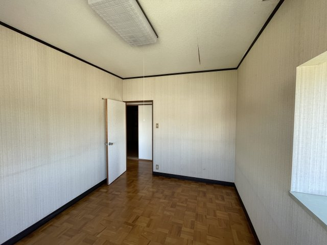 柳橋売り中古戸建ての洋室