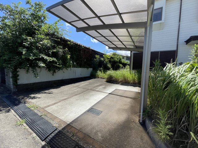 柳橋売り中古戸建ての駐車場