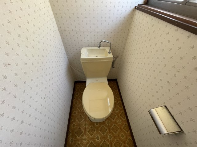 柳橋売り中古戸建てのトイレ