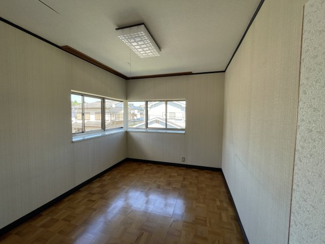 柳橋売り中古戸建ての洋室
