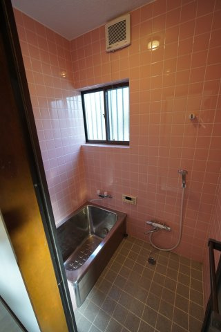 東松山市加美町戸建の浴室|コンパクトで使いやすいお風呂です