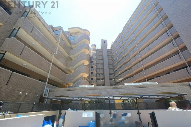 鉄筋コンクリート造11階建て