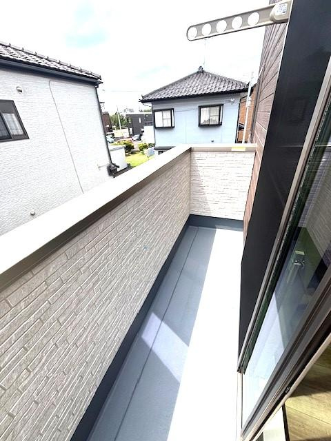 古河市三杉町　新築戸建3-1のバルコニー