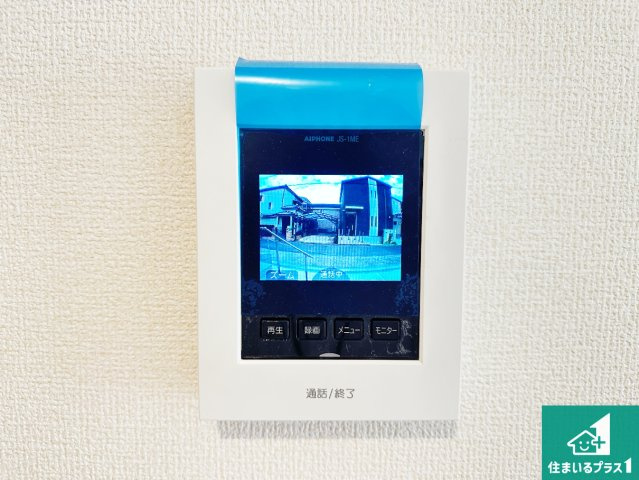 天理市田町　第7期　新築一戸建ての防犯設備|カラーモニターインターホン！声だけでなく来訪者の姿や顔がモニターで確認できるので、小さなお子様がいらっしゃるご家庭でも安心できます！