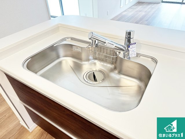 天理市田町　第7期　新築一戸建ての設備|浄水器を内蔵！炊飯時、お茶を作る時に安心してお水を使えます！お湯と冷水、浄水と原水、シャワーの切替えもワンタッチです！