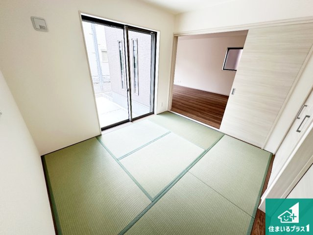 天理市田町　第7期　新築一戸建ての和室|一室あると便利な和室は客間としてだけでなく、小さなお子様のプレイルームや食後のくつろぎスペースとしてもご利用いただけます。収納もついていますので大活躍間違いなし！