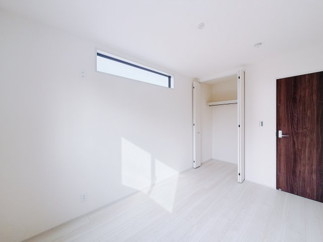 【新築戸建】第1吉岡町漆原の洋室|■1階洋室｜子供部屋のメリットは「自立心を養うことができる」「自分で整理整頓できるようになる」そして、お子様が成長した際には「プライバシーを確保できる」といい事だらけ♪