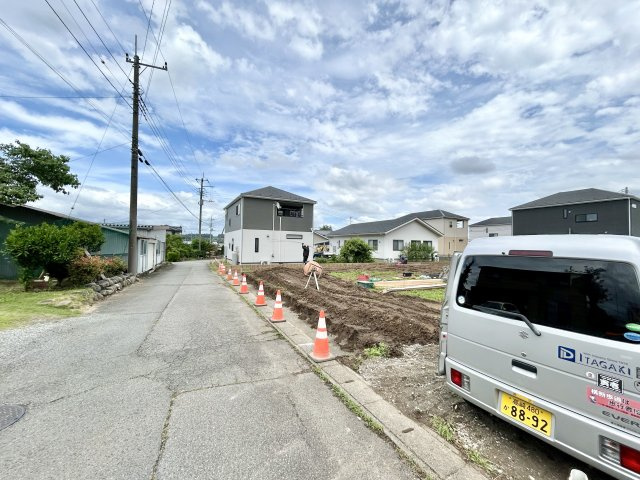 【新築戸建】第1吉岡町漆原の前面道路含む現地写真|■現地写真
現地を見学する際はご気軽にお問い合わせください♪
「027-386-8693」