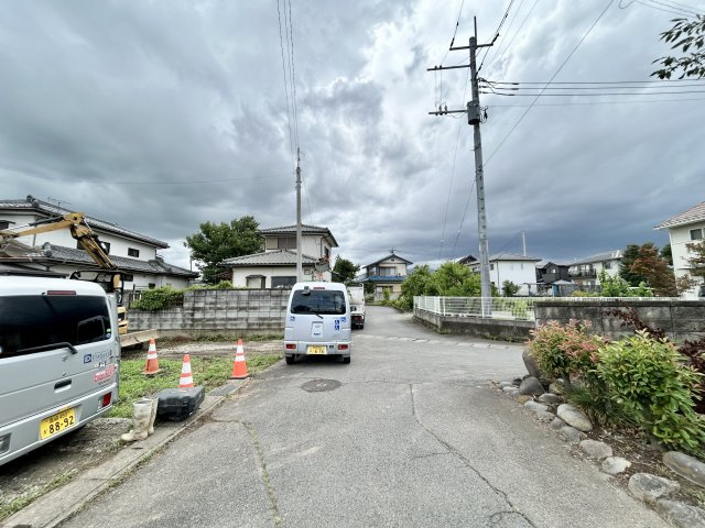 【新築戸建】第1吉岡町漆原の前面道路含む現地写真|■現地写真
気になる点などご気軽にお問い合わせください♪