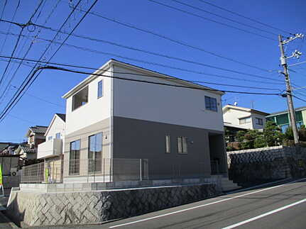 廿日市市物見西２丁目の前面道路含む現地写真