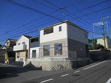 廿日市市物見西２丁目の前面道路含む現地写真