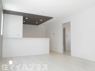 【居間・リビング】 | 郡山市深沢2丁目新築一戸建て2棟 | ゆったり過ごせるリビングです