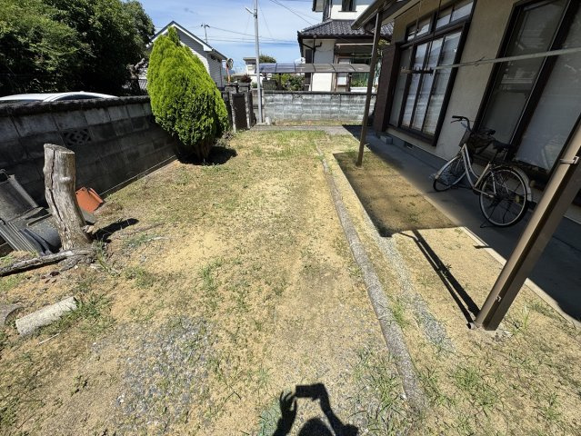 錦町中央3丁目 中古一戸建ての庭