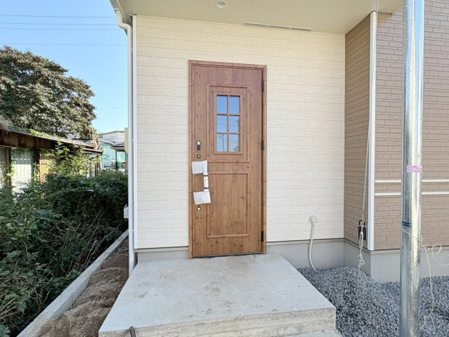 【商談中】ハートフルタウン　江南市五明町　全2区画分譲の玄関|玄関ドアの鍵はディンプルキーと内側はサムターンキーになっており防犯性の高い仕様になっています。