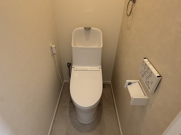 2階のトイレです。（トイレが２つあると何かと重宝します。）