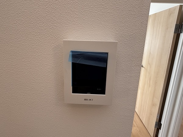 2階にもテレビモニター付きインターホンを設置しました。