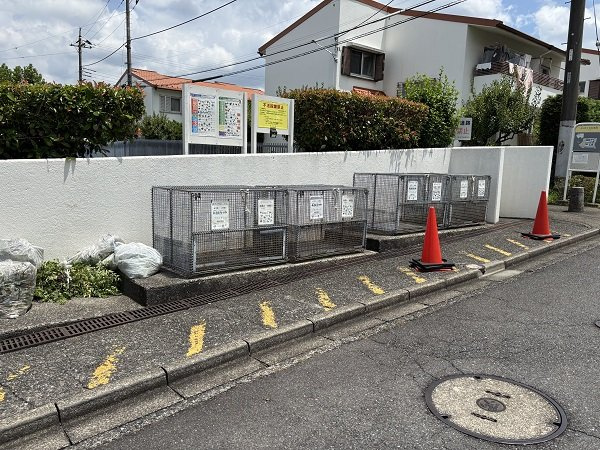 綺麗に管理されたごみ置き場。
