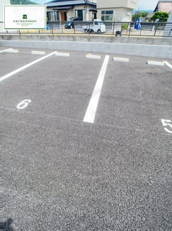 【駐車場】