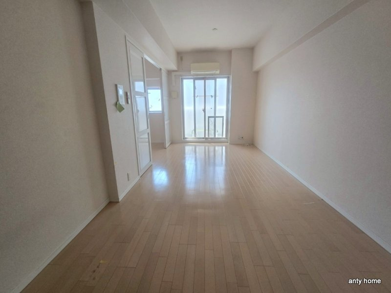 ES-Grande大阪 City Avenue　仲介手数料無料の居間・リビング