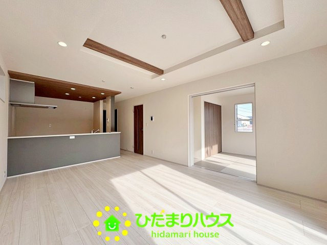 久喜市久喜東４丁目　新築一戸建ての居間・リビング