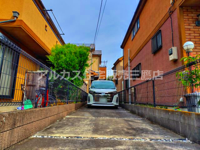 【太陽光パネル設置済】三鷹市深大寺2丁目 中古戸建 中央線 三鷹駅の駐車場