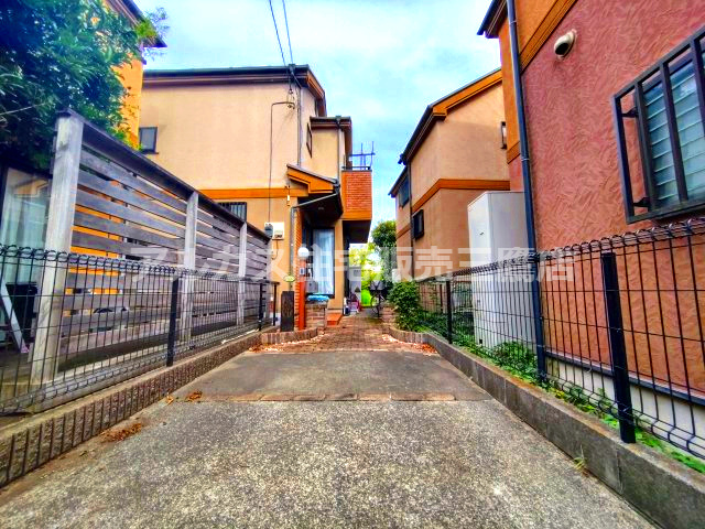 【太陽光パネル設置済】三鷹市深大寺2丁目 中古戸建 中央線 三鷹駅の駐車場