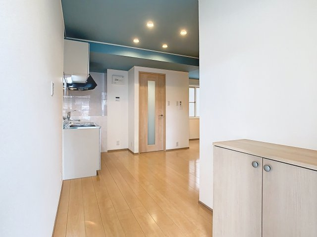 MKマンションの玄関