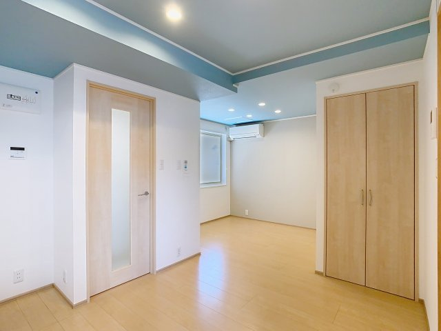 MKマンションの居間・リビング